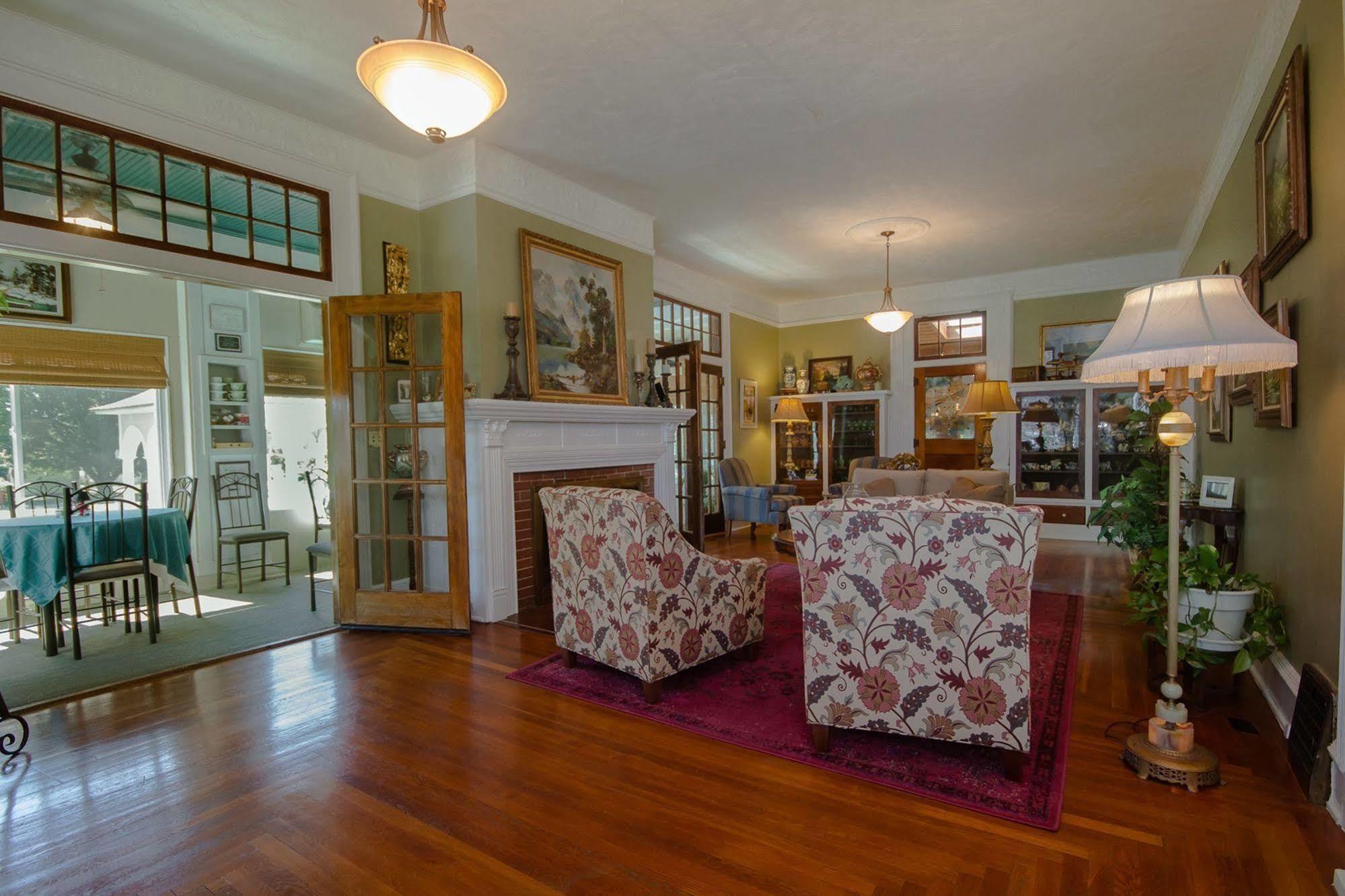 Dickey House Bed And Breakfast Marshfield Exteriör bild